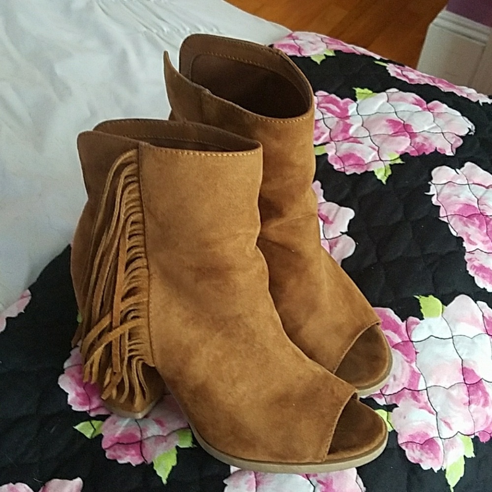 Boots - Picture 1 of 2
